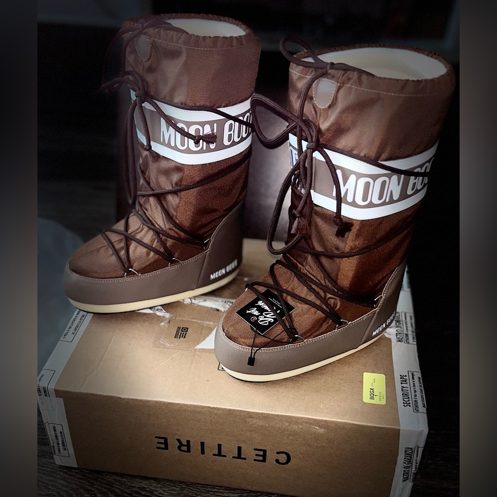 Moon Boots - Icon Junior Lace-Up Boots × 1 of 1
EU35/38 / Brown